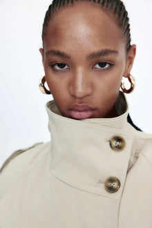 Trenchcoat med knappar 